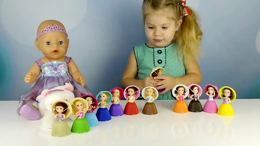 دیانا و اسباب بازی ها - دیانا و عروسک های کوچولو